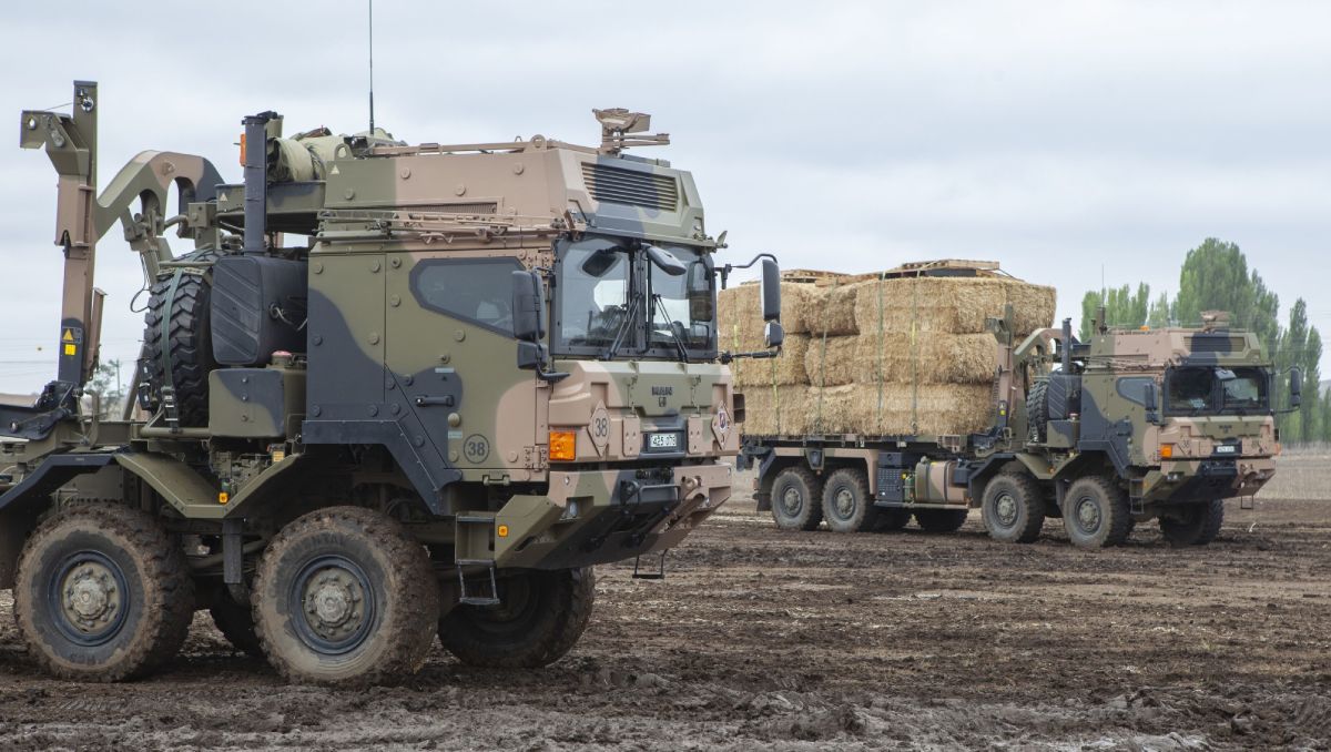 Mud & Dust: Australian Army Vehicles ＆ Mud Dust: Vietnam Vehicles